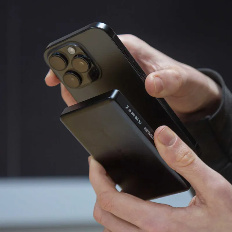 Lifeventure Magnetic Wireless Power Bank in Black-10