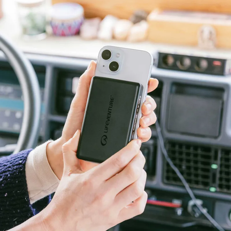 Lifeventure Magnetic Wireless Power Bank in Black-11