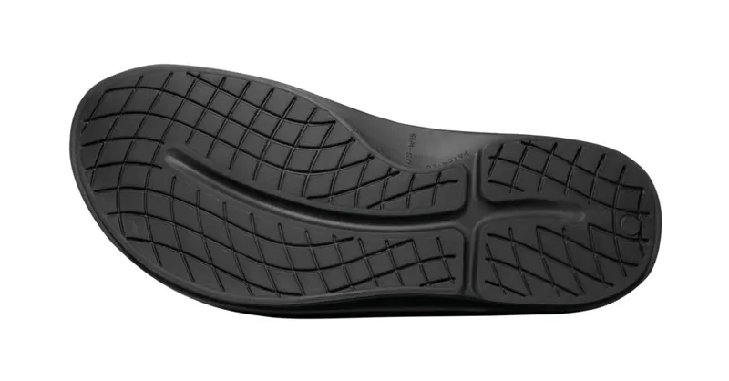 Oofos Ooahh Slide Sandal in Black-4