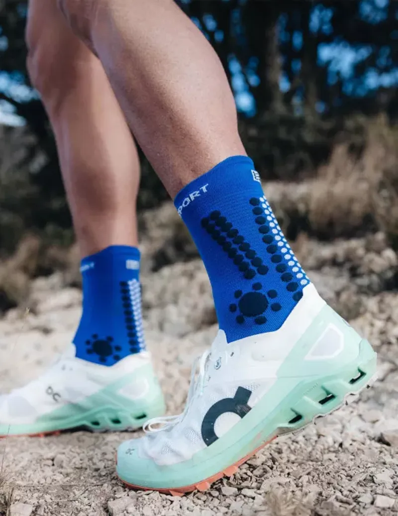 Compressport Pro Racing Socks v4.0 Trail in Dazz Blue/Blues-3
