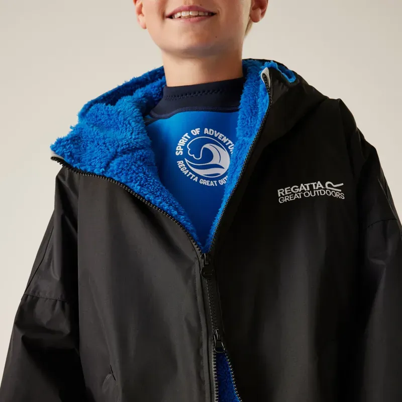 Regatta Junior Waterproof Changing Robe in Black/Oxford Blue-7