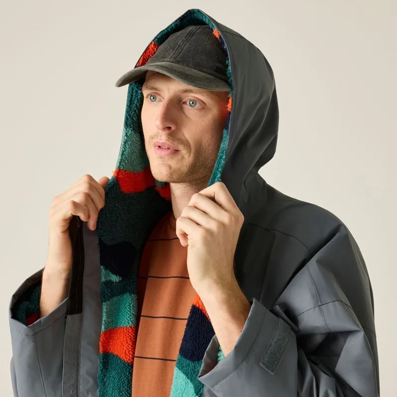 Regatta Waterproof Changing Robe Unisex in Dark Storm/Abstract Mount-5