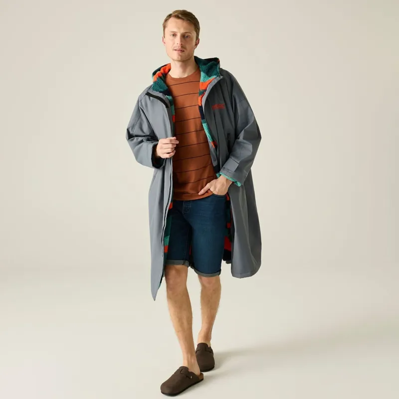 Regatta Waterproof Changing Robe Unisex in Dark Storm/Abstract Mount-7