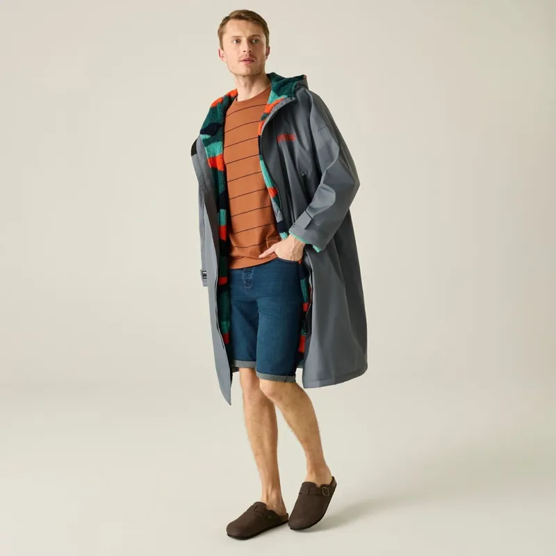 Regatta Waterproof Changing Robe Unisex in Dark Storm/Abstract Mount-9