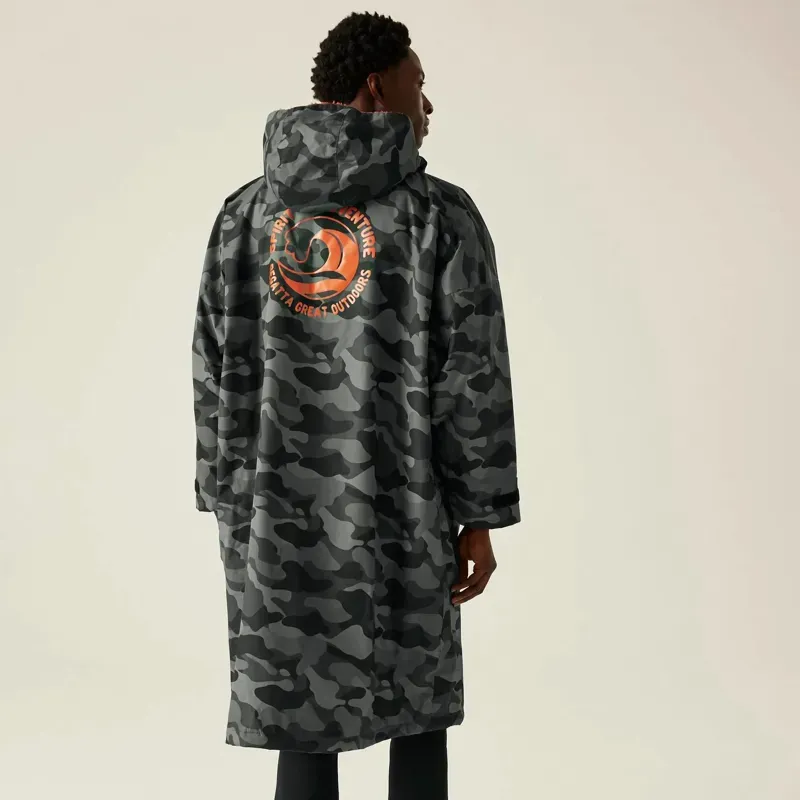 Regatta Waterproof Changing Robe Unisex in Grey/Black Camo-3