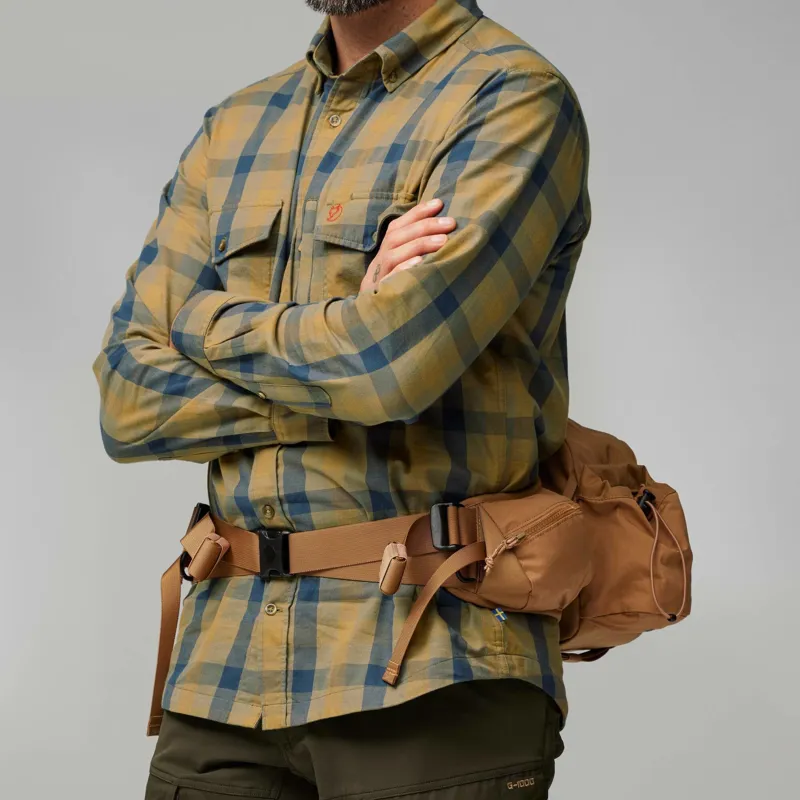 Fjallraven Singi Hip Pack 10 in Khaki Dust-5