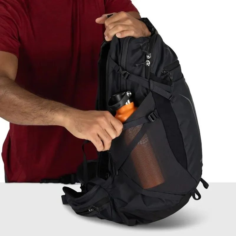 Osprey Sportlite 25 Backpack 25L in Raven Black-9