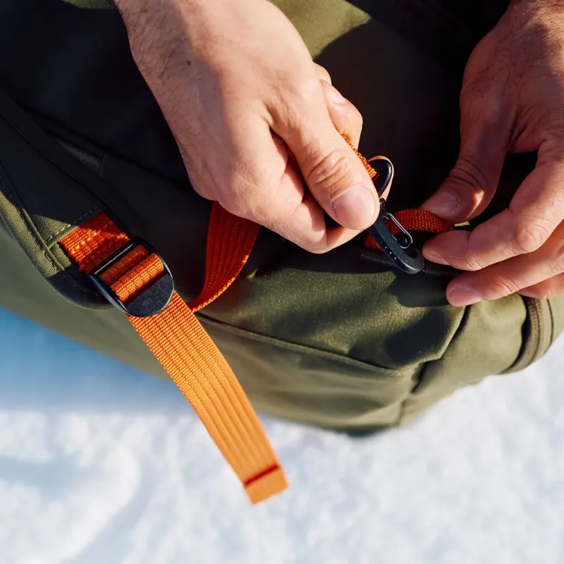 Fjallraven Farden Duffel 80 in Green-13