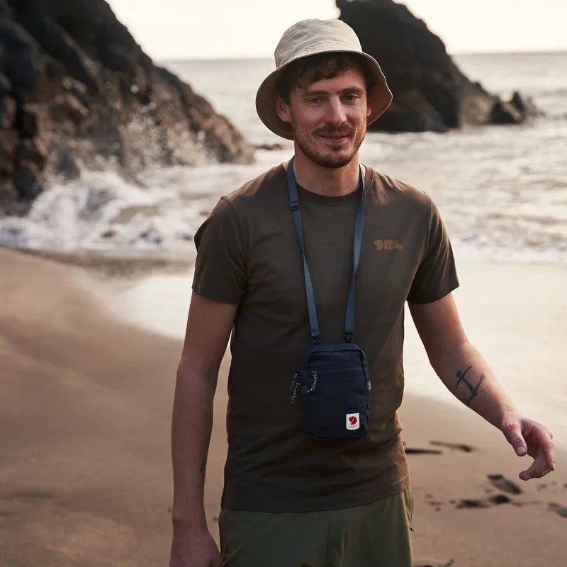 Fjallraven High Coast Pocket in Lavender Mist-9