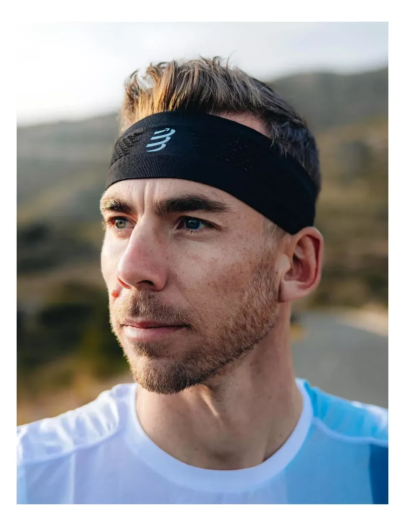 Compressport Thin Headband On/Off in Black-2