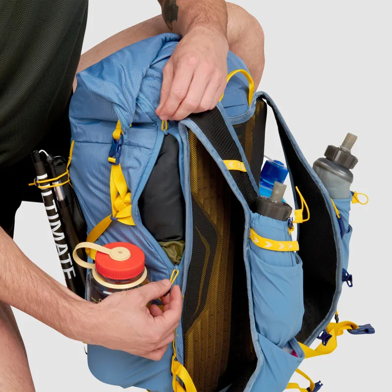 Ultimate Direction Fastpack 30 in Fog-5