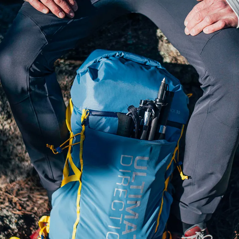 Ultimate Direction Fastpack 30 in Fog-8