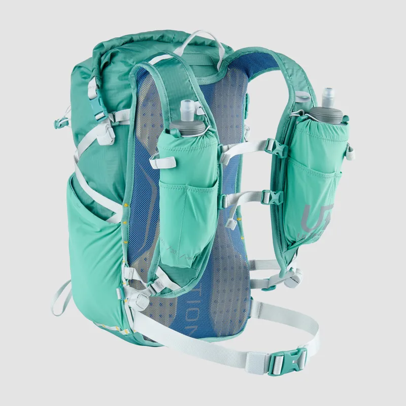 Ultimate Direction FastpackHer 20 2.0 Women's Backpack in Emerald-1