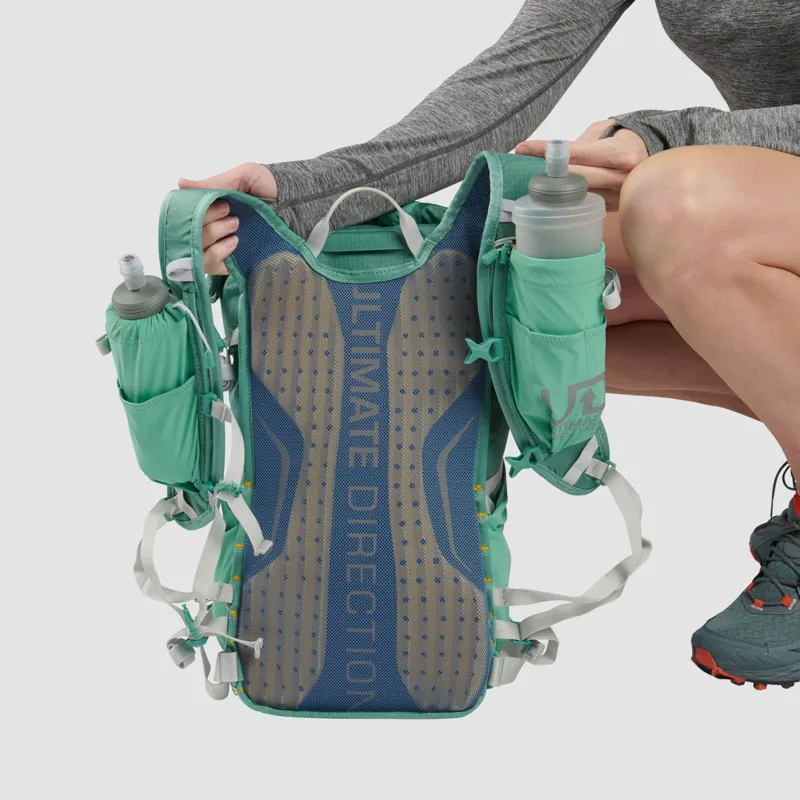 Ultimate Direction FastpackHer 20 2.0 Women's Backpack in Emerald-4
