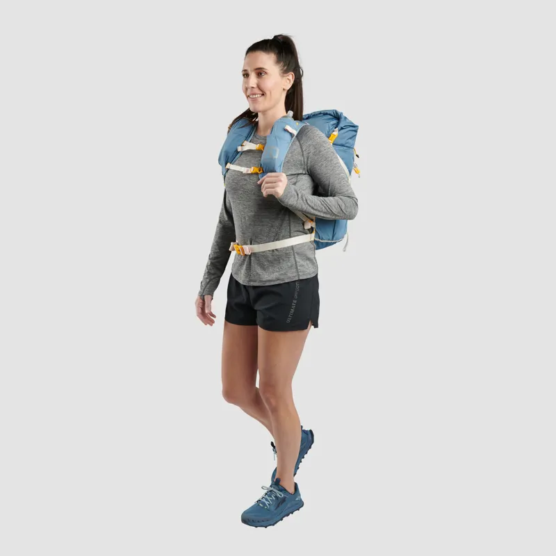Ultimate Direction FastpackHer 30 2.0 Women's Pack in Fog-5