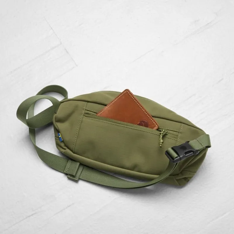 Fjallraven Ulvo Hip Pack Medium in Green-4