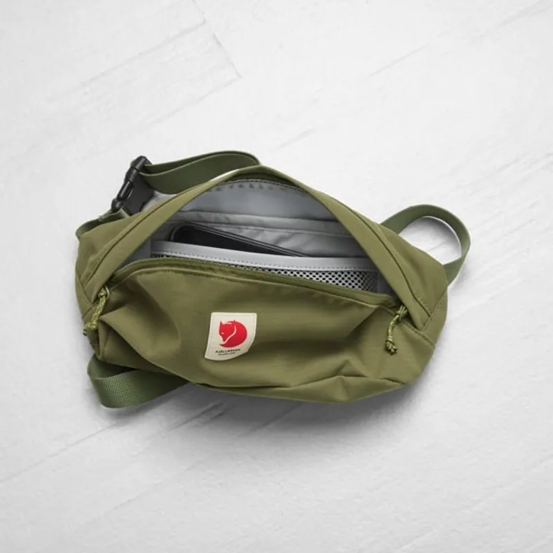 Fjallraven Ulvo Hip Pack Medium in Green-3