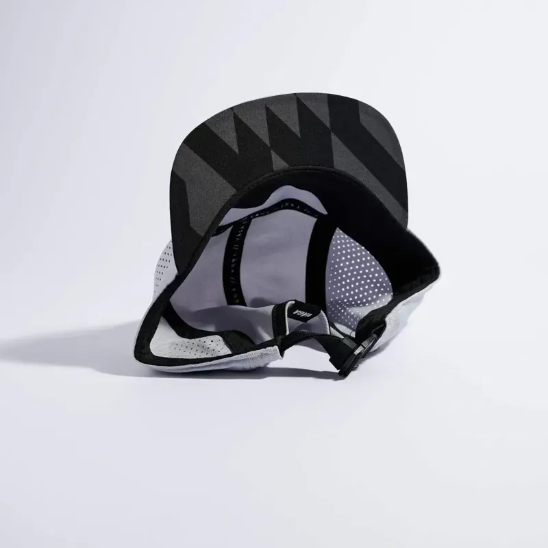Vaga Feather Racing Cap in Aluminium Grey-3