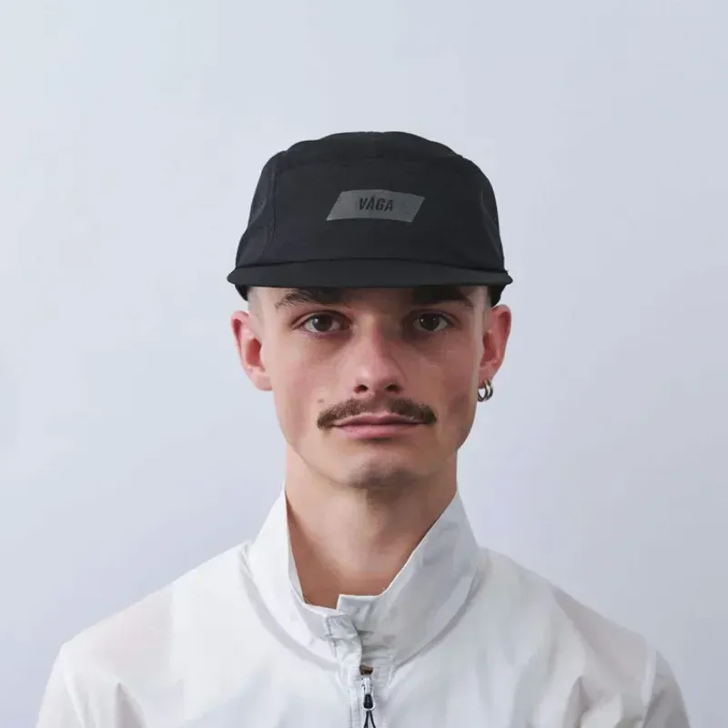 Vaga Feather Racing Cap in Black-4