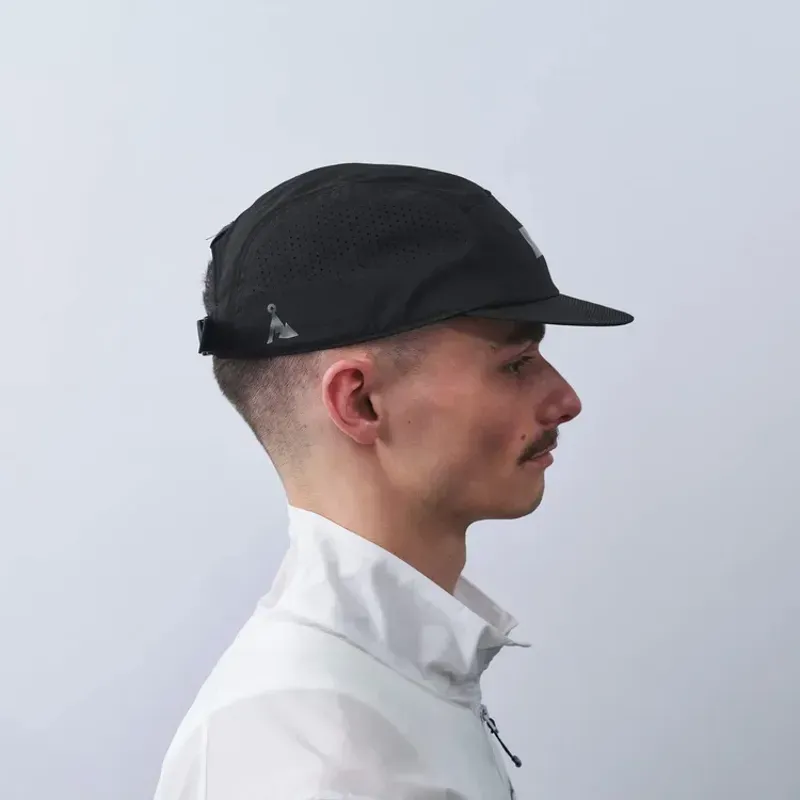 Vaga Feather Racing Cap in Black-5