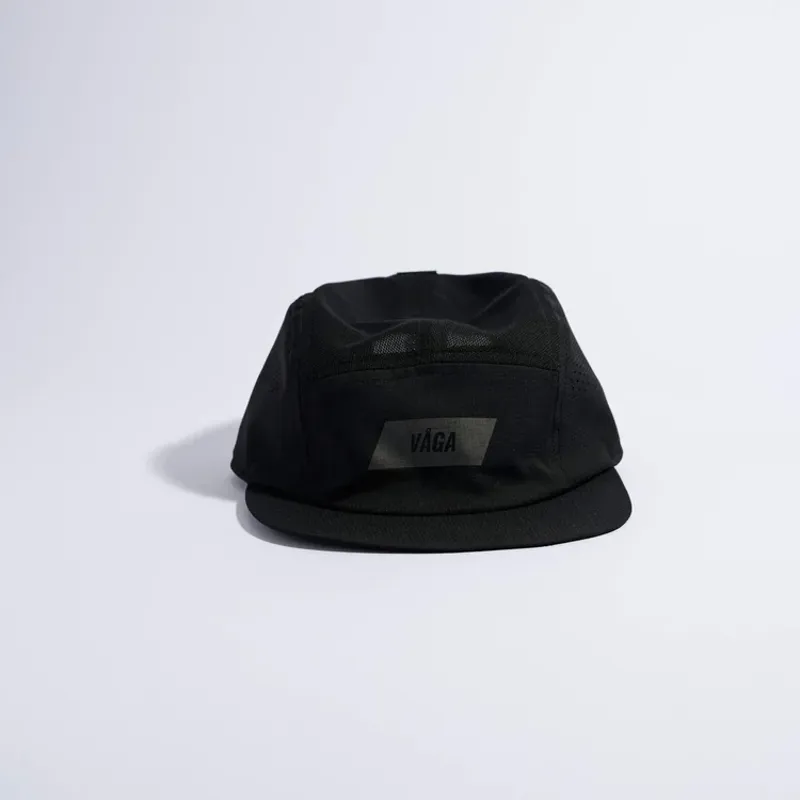 Vaga Feather Racing Cap in Black