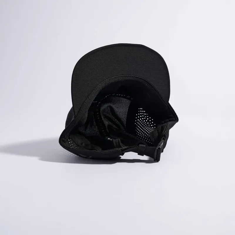 Vaga Feather Racing Cap in Black-3