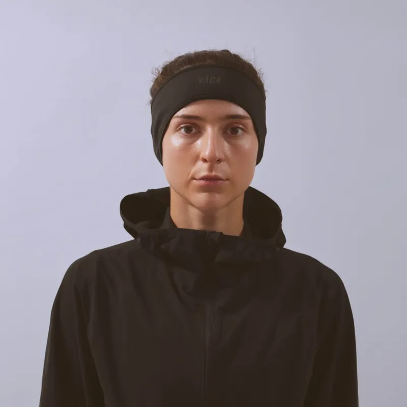 Vaga Performance Headband in Black-2