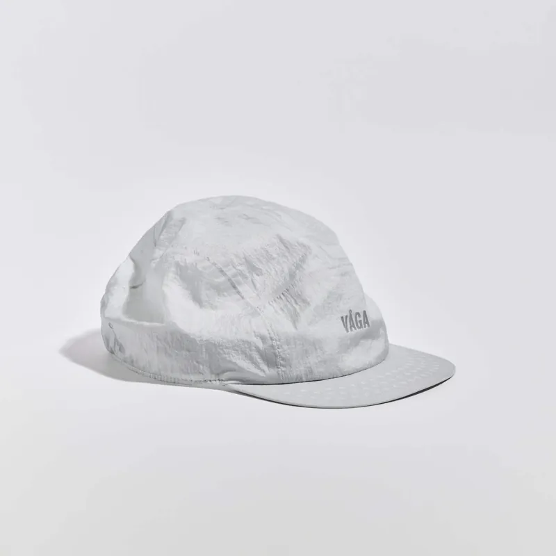 Vaga Wind Resistant Feather Racing Cap in Light Grey-1