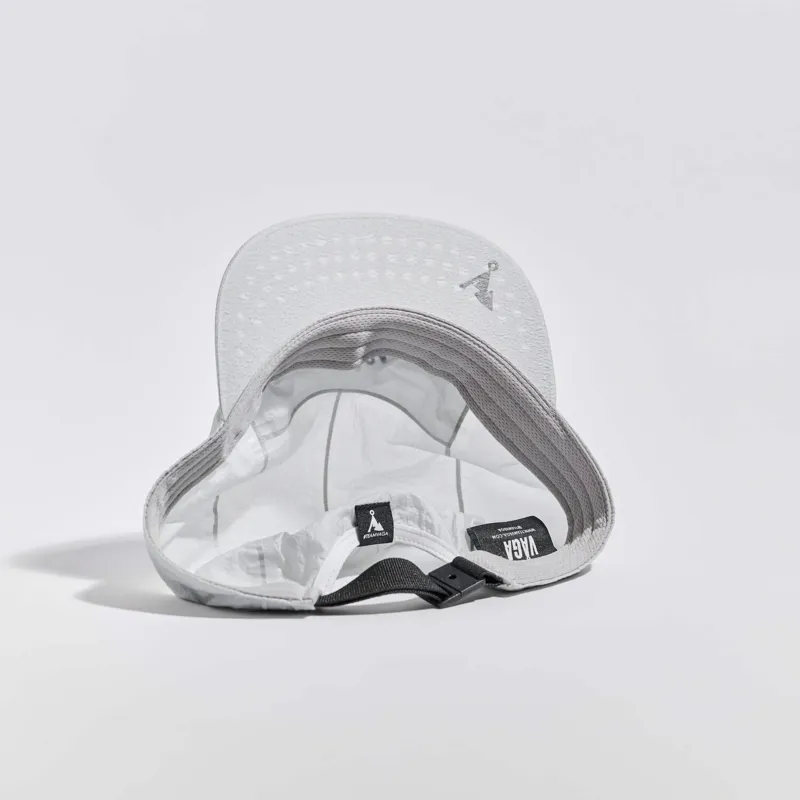 Vaga Wind Resistant Feather Racing Cap in Light Grey-3