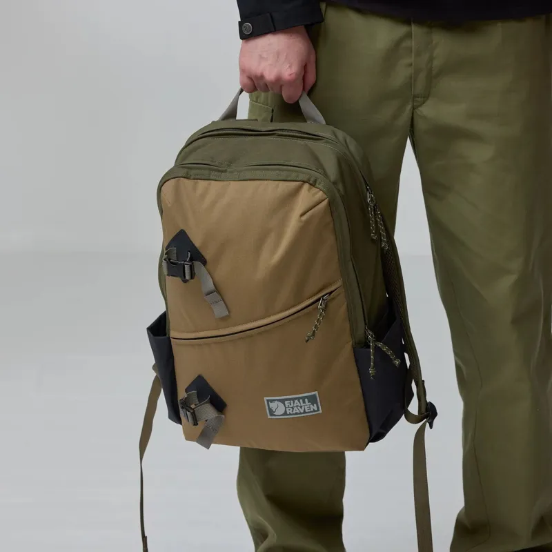 Fjallraven Vardag Backpack 17 Unisex in Navy-7