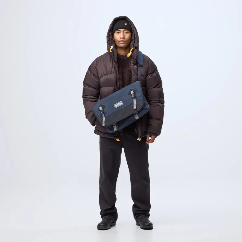 Fjallraven Vardag Shoulder Bag 12 in Navy-3