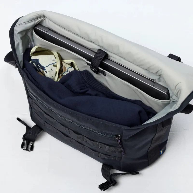 Fjallraven Vardag Shoulder Bag 12 in Navy-10