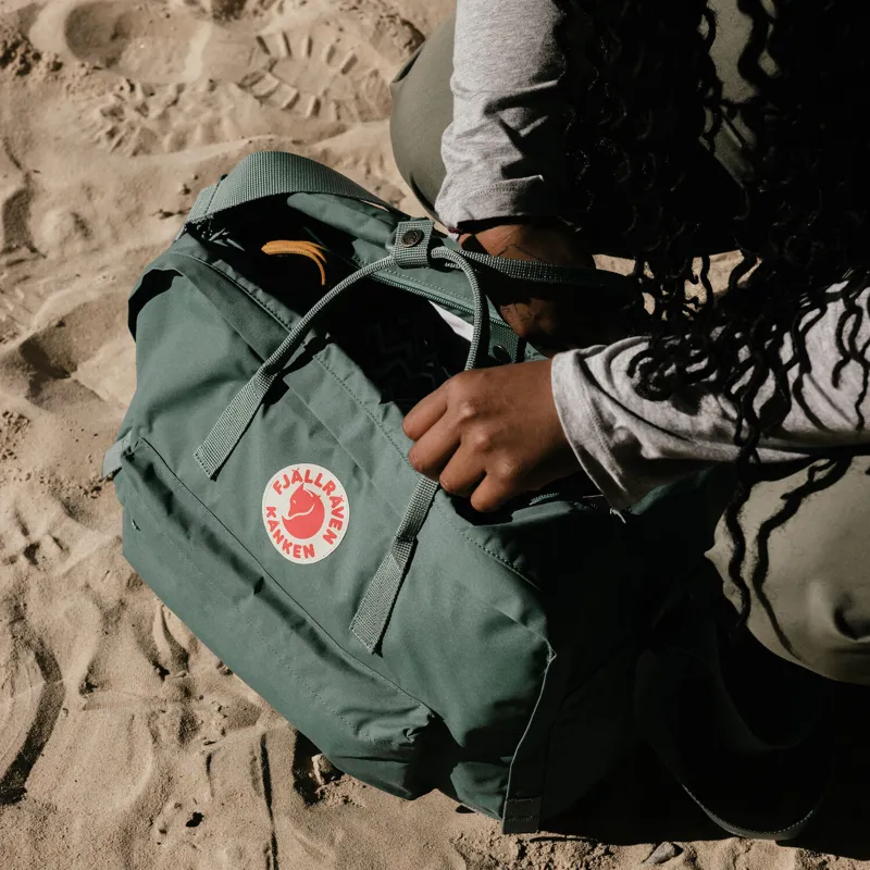 Fjallraven Kanken Weekender in Black-8