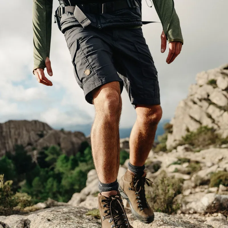 Fjallraven Vidda Pro Lite Shorts Mens in Dark Grey-2